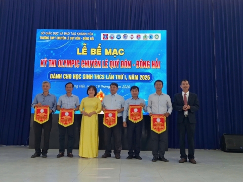 STEPPING STONES EDUCATION ĐỒNG HÀNH CÙNG KỲ THI OLYMPIC LẦN THỨ 1 THPT CHUYÊN LÊ QUÝ ĐÔNG - ĐÔNG HẢI