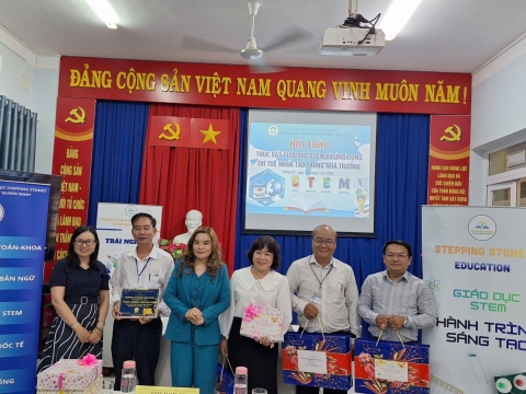 STEPPING STONES EDUCATION ĐỒNG HÀNH CÙNG KỲ THI OLYMPIC LẦN THỨ 1 THPT CHUYÊN LÊ QUÝ ĐÔNG - ĐÔNG HẢI