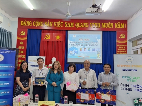 STEPPING STONES EDUCATION ĐỒNG HÀNH CÙNG KỲ THI OLYMPIC LẦN THỨ 1 THPT CHUYÊN LÊ QUÝ ĐÔNG - ĐÔNG HẢI