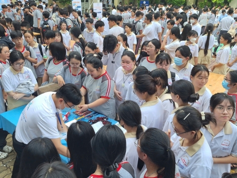STEPPING STONES EDUCATION ĐỒNG HÀNH CÙNG THPT PHẠM PHÚ THỨ TẠI NGÀY HỘI STEM  AI TỔ CHỨC VÀO 8/5/ 2026