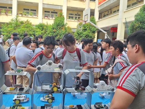 STEPPING STONES EDUCATION ĐỒNG HÀNH CÙNG THPT PHẠM PHÚ THỨ TẠI NGÀY HỘI STEM  AI TỔ CHỨC VÀO 8/5/ 2026