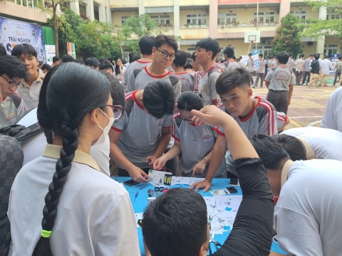 STEPPING STONES EDUCATION ĐỒNG HÀNH CÙNG THPT PHẠM PHÚ THỨ TẠI NGÀY HỘI STEM  AI TỔ CHỨC VÀO 8/5/ 2026