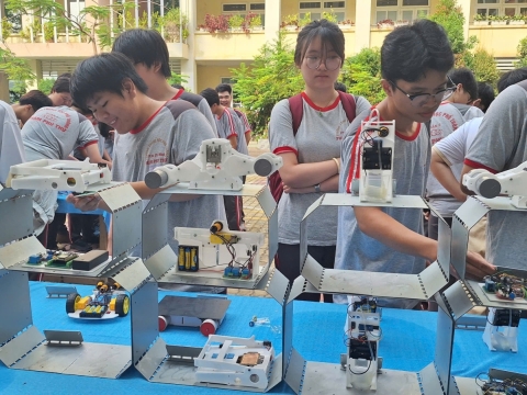 STEPPING STONES EDUCATION ĐỒNG HÀNH CÙNG THPT PHẠM PHÚ THỨ TẠI NGÀY HỘI STEM  AI TỔ CHỨC VÀO 8/5/ 2026