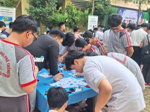STEPPING STONES EDUCATION ĐỒNG HÀNH CÙNG THPT PHẠM PHÚ THỨ TẠI NGÀY HỘI STEM  AI TỔ CHỨC VÀO 8/5/ 2026