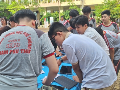 STEPPING STONES EDUCATION ĐỒNG HÀNH CÙNG THPT PHẠM PHÚ THỨ TẠI NGÀY HỘI STEM  AI TỔ CHỨC VÀO 8/5/ 2026