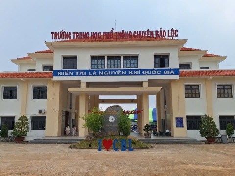 STEPPING STONES EDUCATION ĐỒNG HÀNH CÙNG THPT CHUYÊN BẢO LỘC TẠI NGÀY HỘI STEM LẦN THỨ IV TỔ CHỨC VÀO NGÀY 13/05