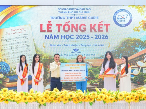STEPPING STONES ĐỒNG HÀNH CÙNG THPT MARIE CURIE - TRAO TẶNG MÔ HÌNH SA BÀN ỨNG DỤNG GIÁO DỤC STEM CHO TẬP THỂ NHÀ TRƯỜNG  