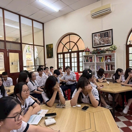  CHƯƠNG TRÌNH GIÁO DỤC STEM TẠI TRƯỜNG THPT MARIE CURIE