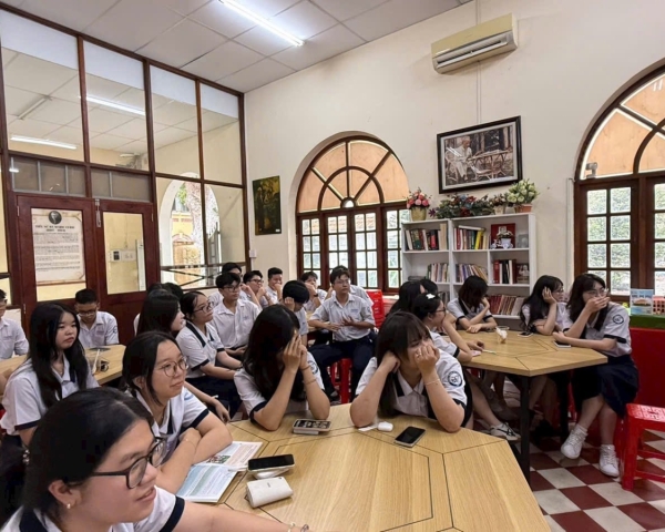  CHƯƠNG TRÌNH GIÁO DỤC STEM TẠI TRƯỜNG THPT MARIE CURIE