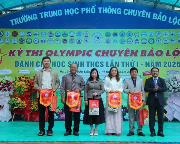 STEPPING STONES EDUCATION ĐỒNG HÀNH CÙNG THPT CHUYÊN BẢO LỘC TẠI KÌ THI OLYMPIC LẦN THỨ NHẤT